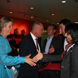 Muhterem Aras und Cem Özdemir gratulieren Ahmet und Barbara Baydur
