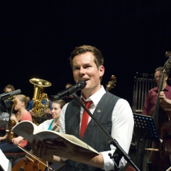 Malte Arkona, der Moderator und Erzähler